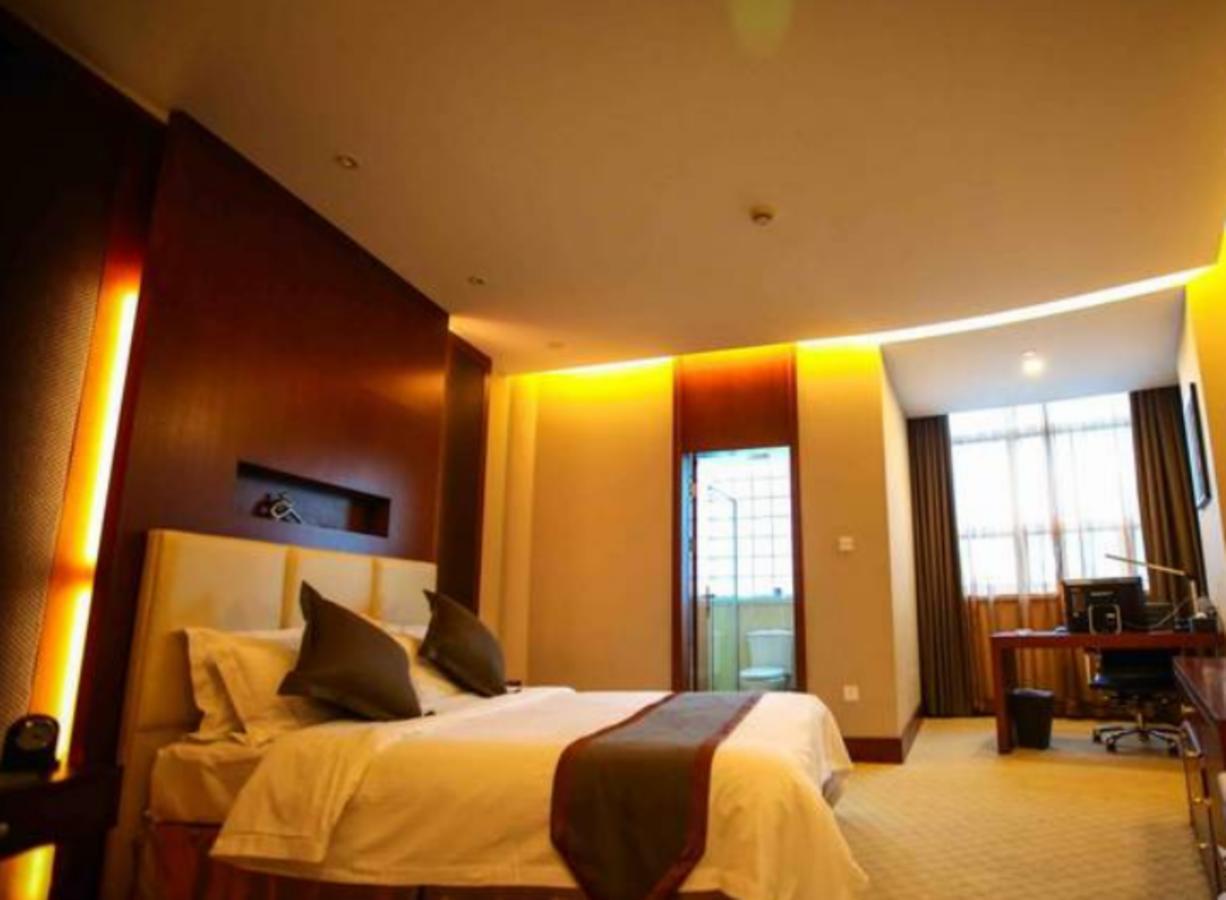 Noble Center Hotel Shanghaj Zewnętrze zdjęcie
