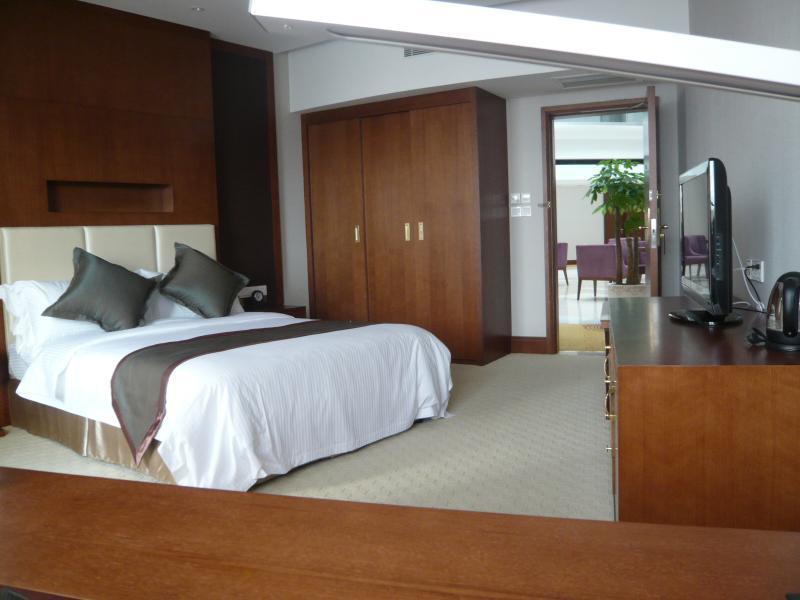 Noble Center Hotel Shanghaj Zewnętrze zdjęcie